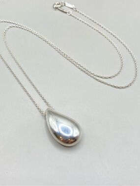 Tiffany & Co. Elsa Peretti Teardrop Pendant Necklace